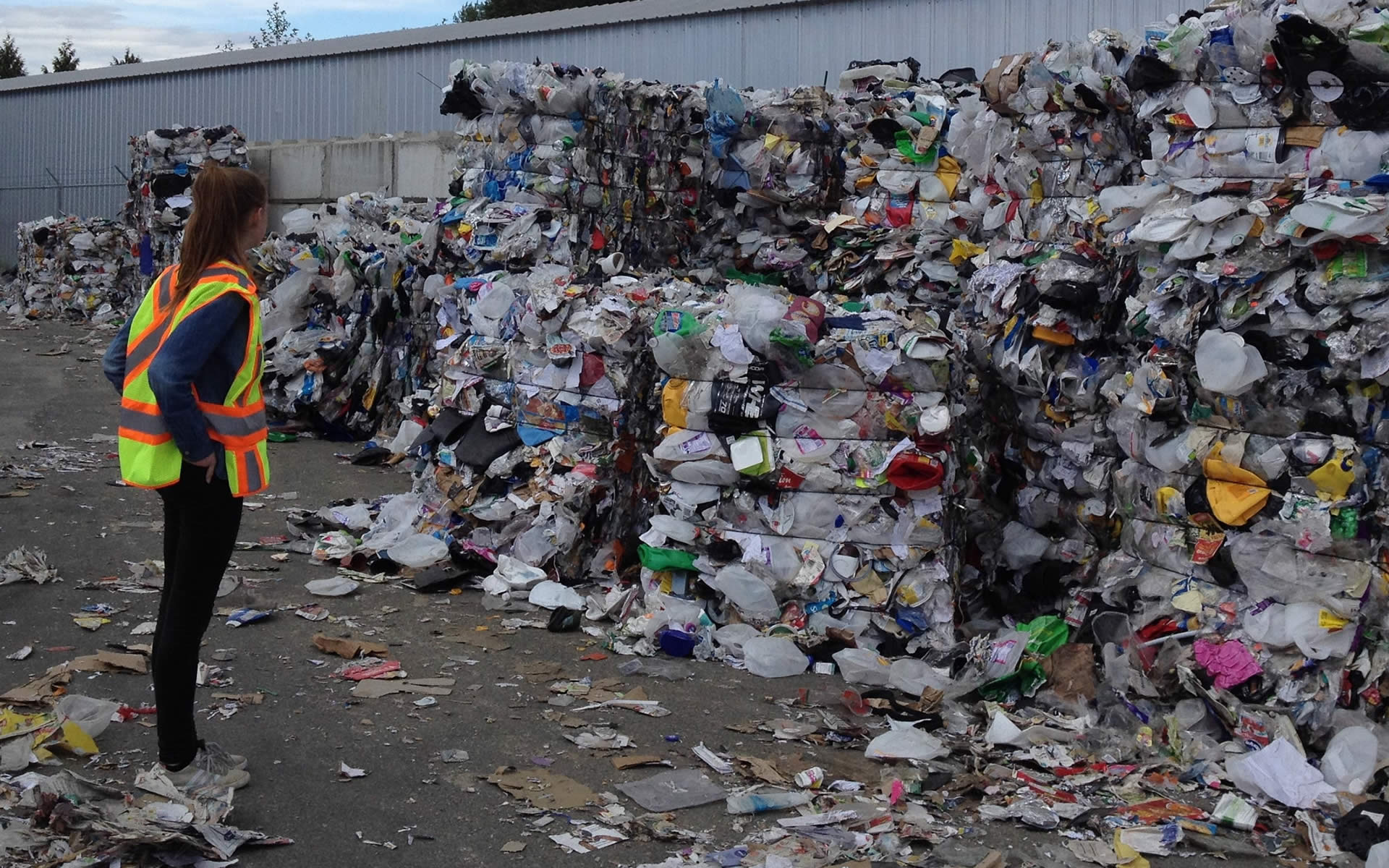 Gestione dei rifiuti? L’EcoForum traccia la strada: meno discariche, più impianti