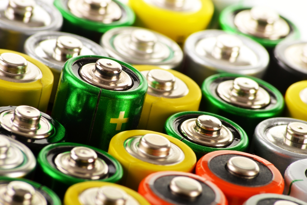 Batterie, pubblicato il nuovo regolamento: dall’UE novità in merito a produzione, raccolta e riciclo