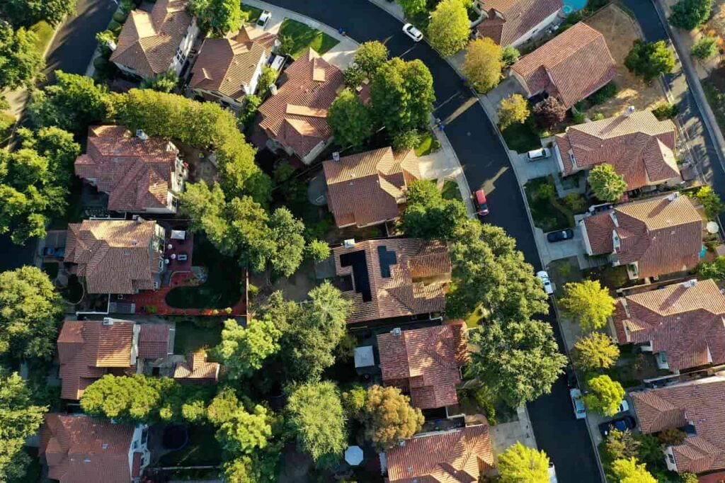 Sviluppo sostenibile e smaltimento rifiuti: strategie ed esempi - Ecolight Servizi